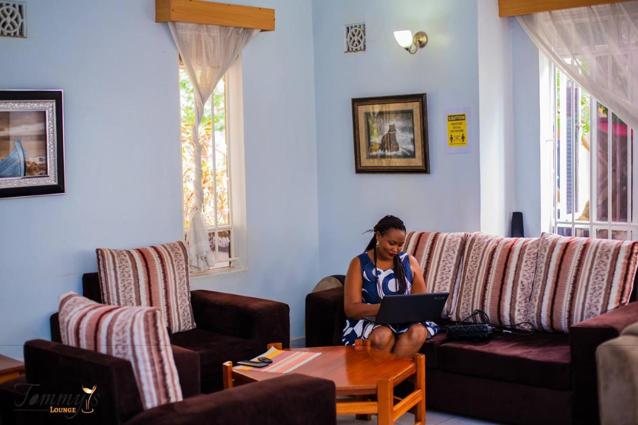 Tommy'S Airport Lounge Hotel Syokimau Ngoại thất bức ảnh